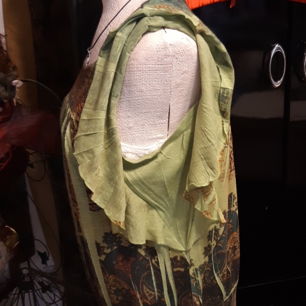 Women Blouse sz L top APT 9 Green B2 short butterfly sleeves Green tones - Picture 7 of 8